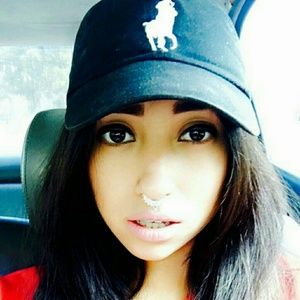 Meet your Posher, Yvette